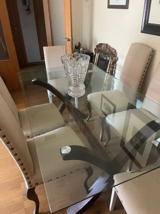 Mesa cristal + 6 sillas beige