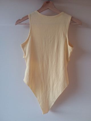 Bodie amarelo c/ recorte