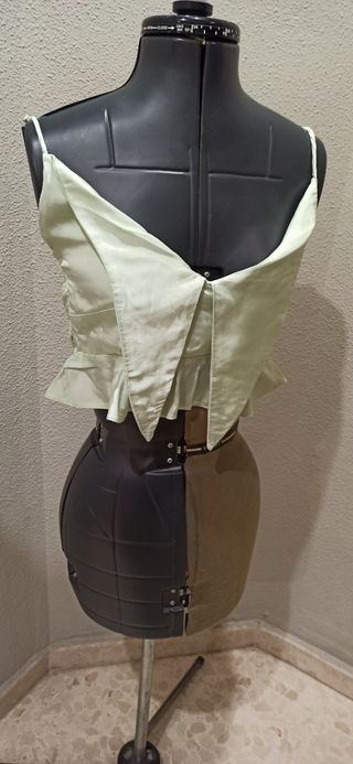 Top tirantes satén/raso tM Stradivarius 