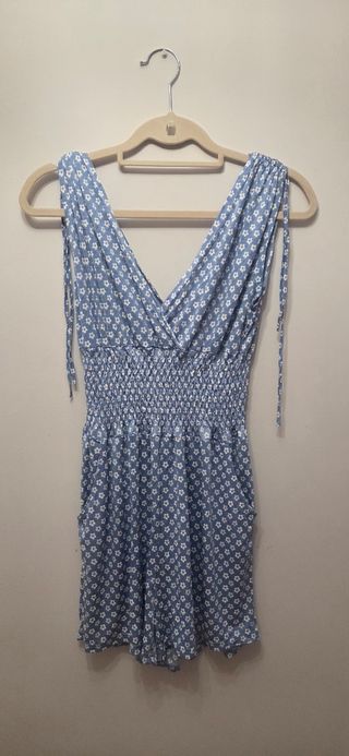 Mono corto azul con flores