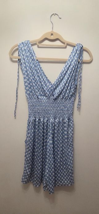 Mono corto azul con flores