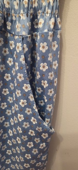 Mono corto azul con flores