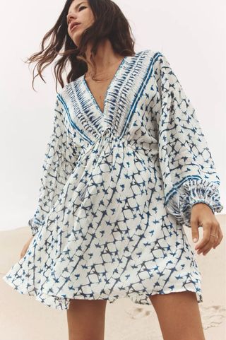 Vestido Zara estampado azul y blanco - Talla XS