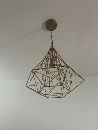 Lámpara dorada geométrica vintage