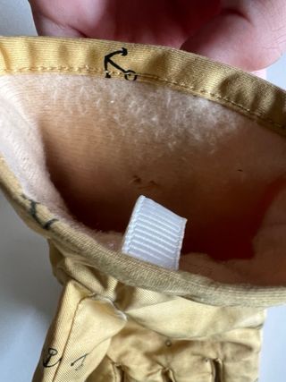 Guantes amarillos con anclas