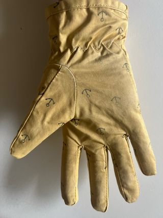 Guantes amarillos con anclas