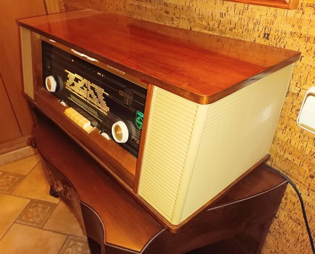 Radio válvulas Philips B6X23A Vintage