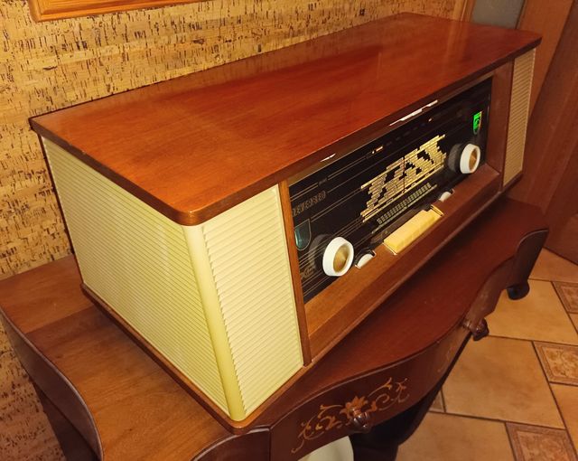 Radio válvulas Philips B6X23A Vintage