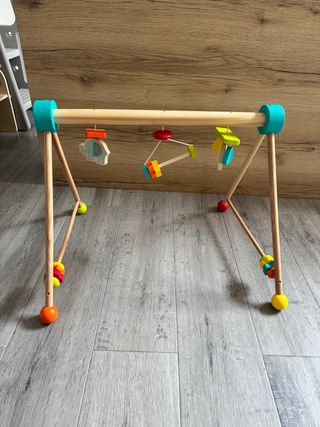 Gimnasio bebé madera