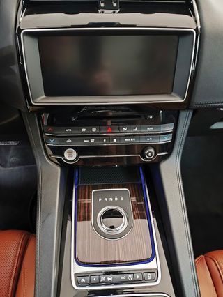 Jaguar F-Pace 2017