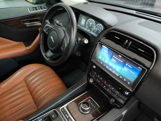 Jaguar F-Pace 2017
