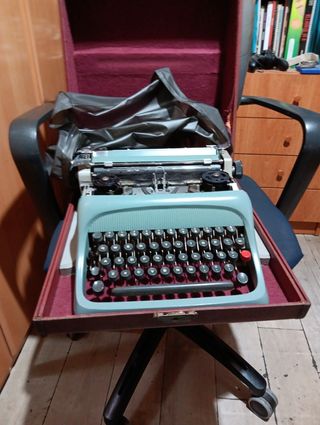 Máquina escribir Olivetti vintage