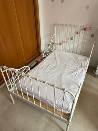 Cama blanca infantil IKEA