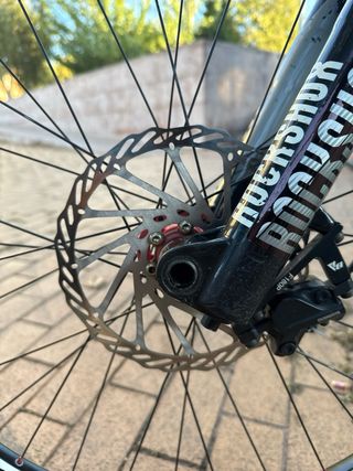 YT Tues 2.0 - Bicicleta Descenso