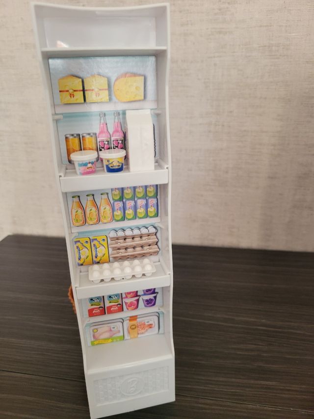 Supermercado Barbie: Cajas registradora y estantes