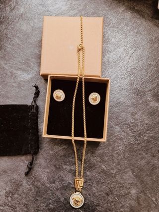 Conjunto tipo  V: Collar y pendientes acero