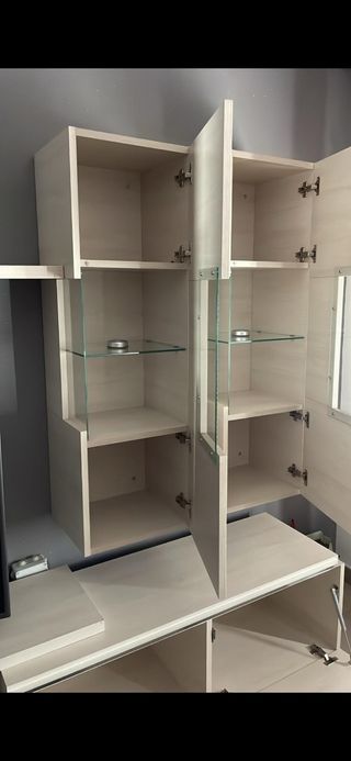 Mueble TV beige + vitrina
