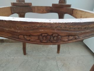 Silla de madera y mimbre