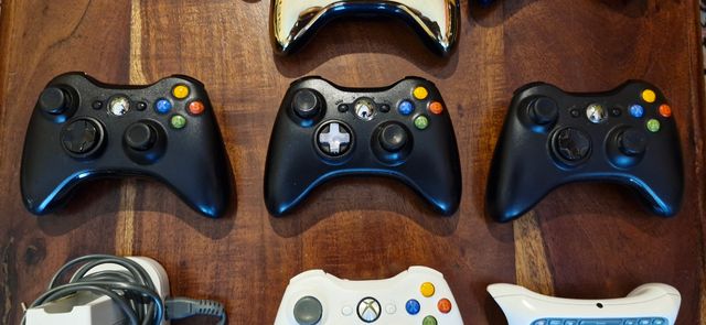 Mandos controller, disco duro 500 Gb Xbox 360