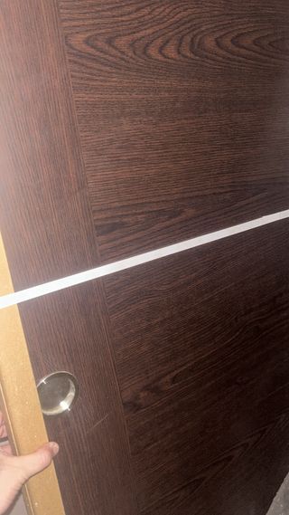 Puerta interior oscura nueva