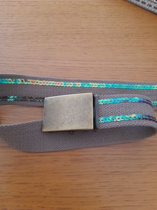 Cintura beige con paillettes