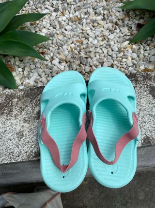 Sandalias playa turquesa talla 33-34
