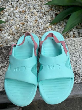 Sandalias playa turquesa talla 33-34