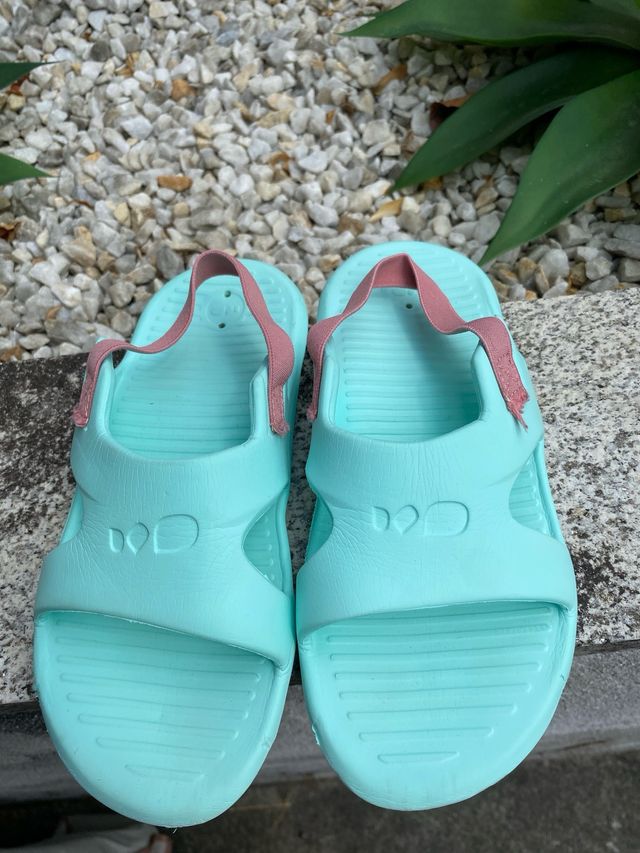 Sandalias playa turquesa talla 33-34