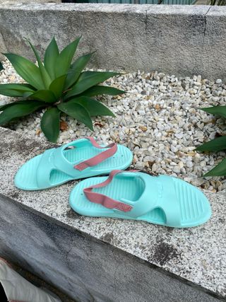 Sandalias playa turquesa talla 33-34