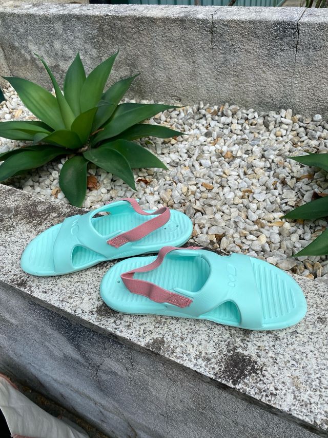 Sandalias playa turquesa talla 33-34