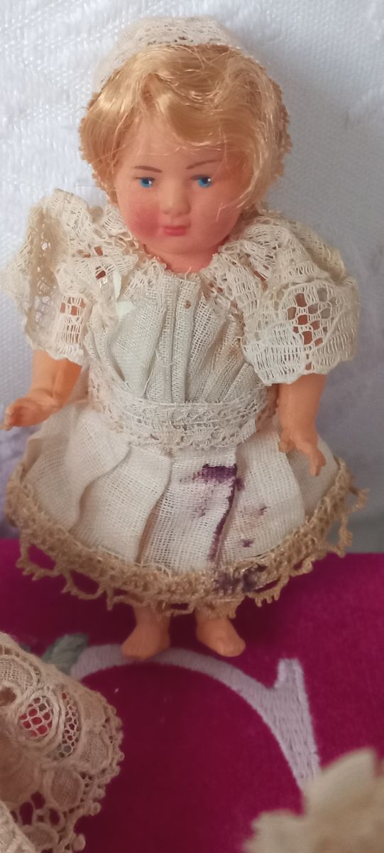 3 Muñecas miniatura antiguas