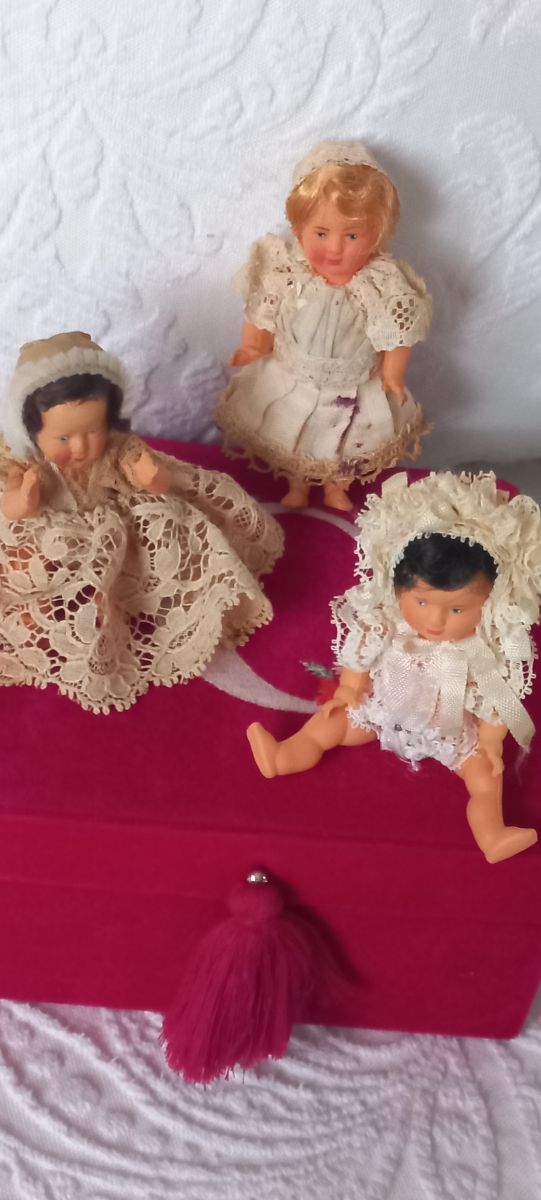 3 Muñecas miniatura antiguas