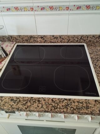 Vitrocerámica Balay 4 fuegos + horno