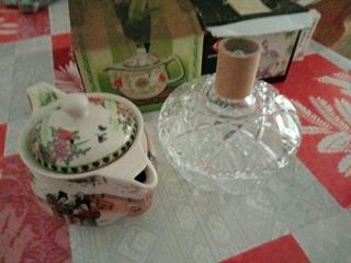 Juego té porcelana y jarrón cristal