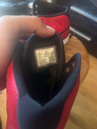 Zapatillas Jordan rojas talla 43
