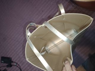 2 bolsos grandes - plata y beige