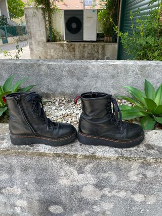 Botas negras piel niña - tipo Dr. Martens talla 32