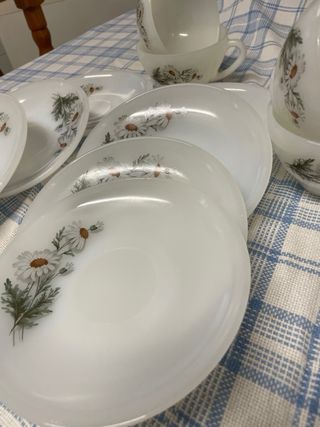 Juego té - 6 tazas y platos y jarra