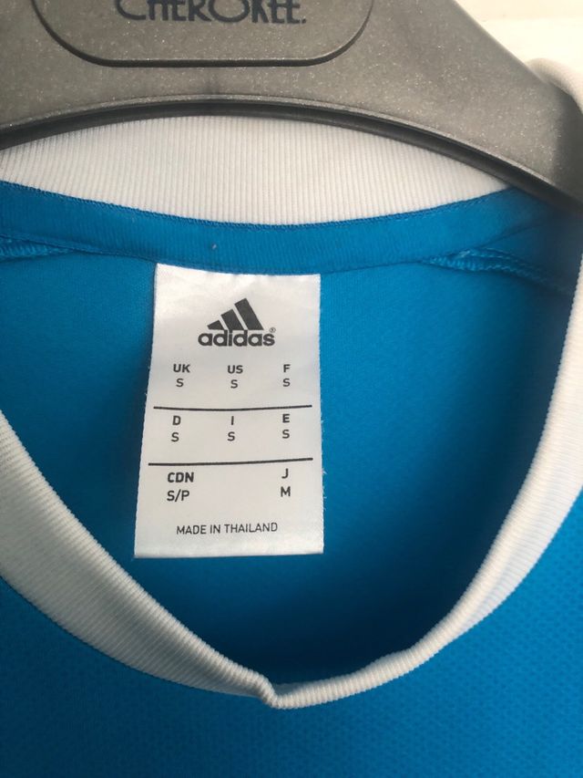 Conjunto Adidas azul.Camiseta talla S y M pantalon