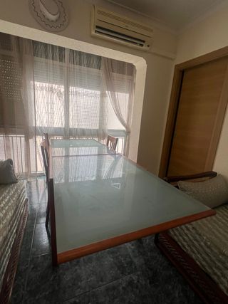 Mesa cristal extensible + sillas 