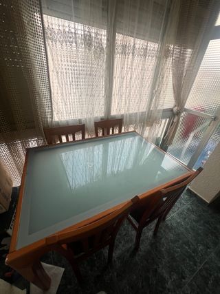 Mesa cristal extensible + sillas 