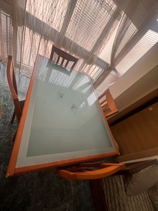 Mesa cristal extensible + sillas 