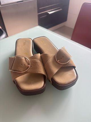 Sandalias cuña Zara beige