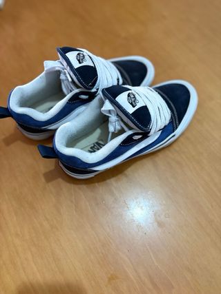 Vans Knu Skool - Azul marino y negro