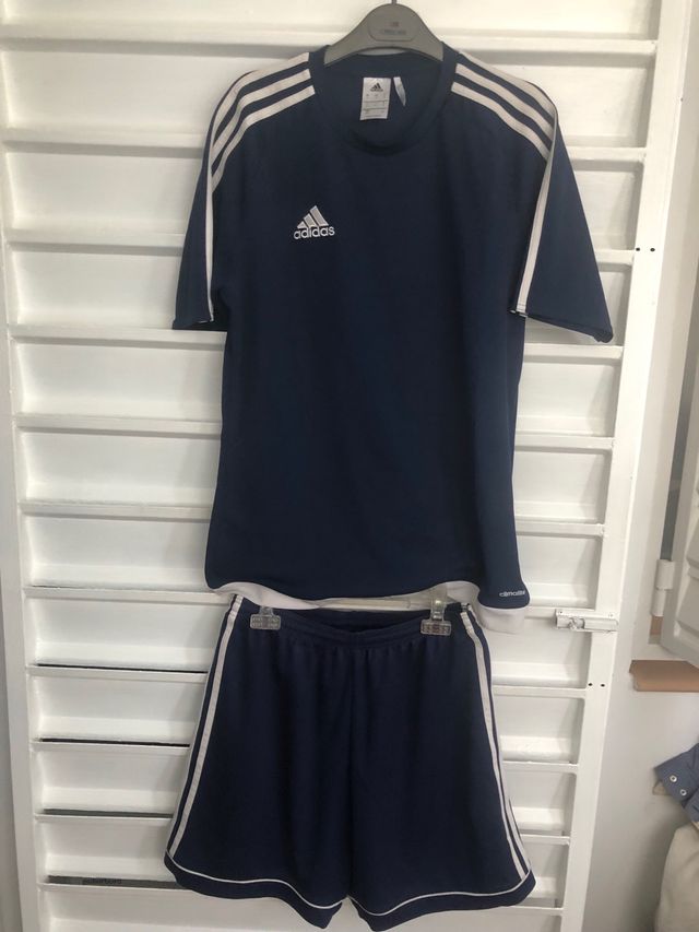 Conjunto Adidas deportivo