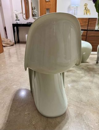 4 sillas PVC blancas