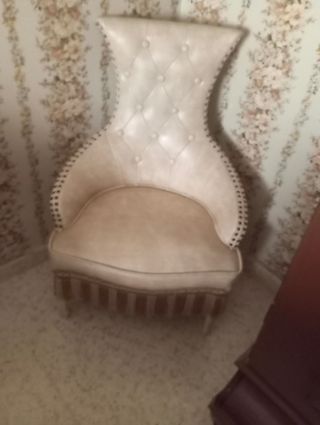 Sillón beige piel sintética