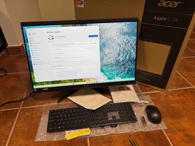 Todo en 1, Acer, 24" , i3-12, 8gb, 512gb, Win 11