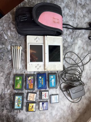 Nintendo DS blanca + juegos