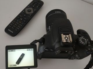 Canon EOS 700 + dos objetivos. (9679 Disparos)